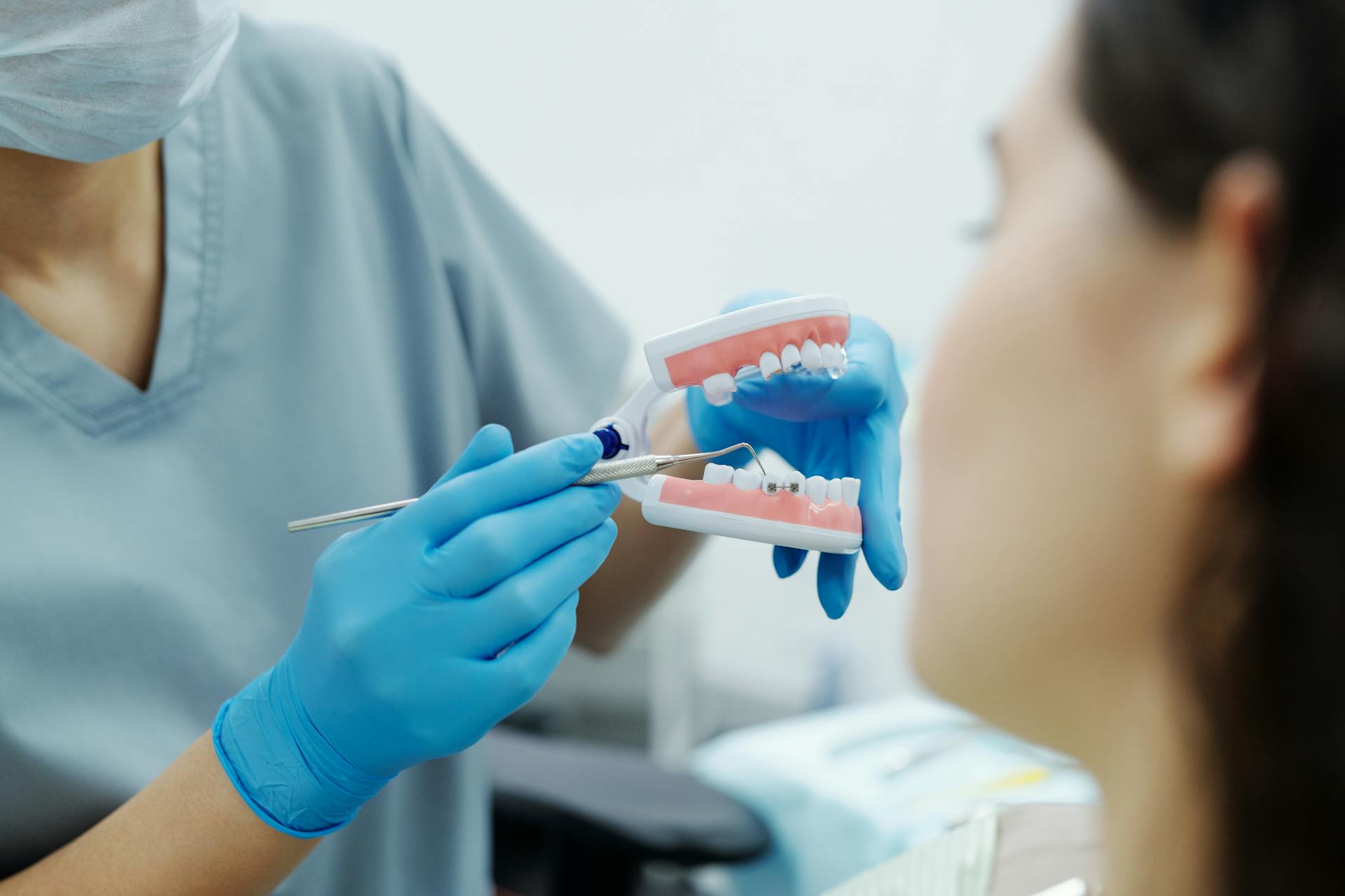 Teen Teeth Straightening Hawthorn with Clear Aligners and Braces